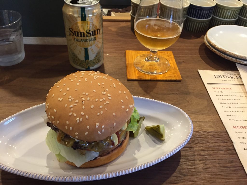 CACTUS BURGER 仙川のレッドチェダーチーズバーガー