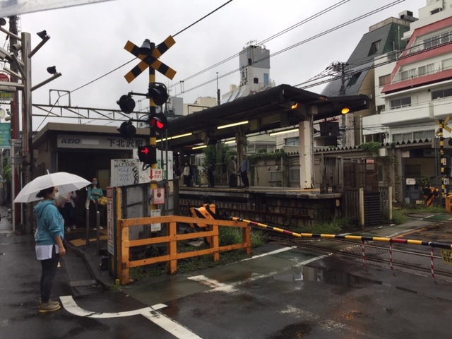 下北沢駅西口