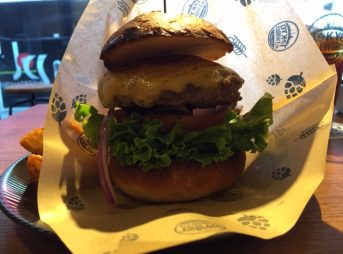 チーズバーガー＠TOKYO ALEWORKS 有楽町